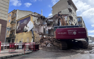 Servicios Punto Viso ejecuta la demolición del edificio del mítico bar El Tenderete