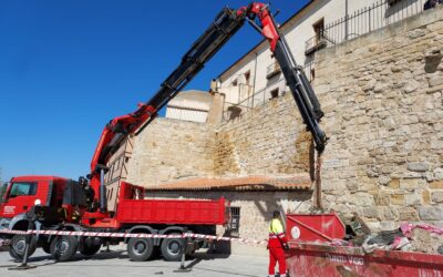 Camiones pluma en Salamanca: Servicios Punto Viso, tu aliado para trabajos en altura y transporte especializado